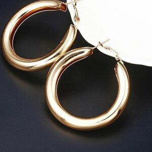 ✨Handcrafted beautiful gold filled hoops ✨